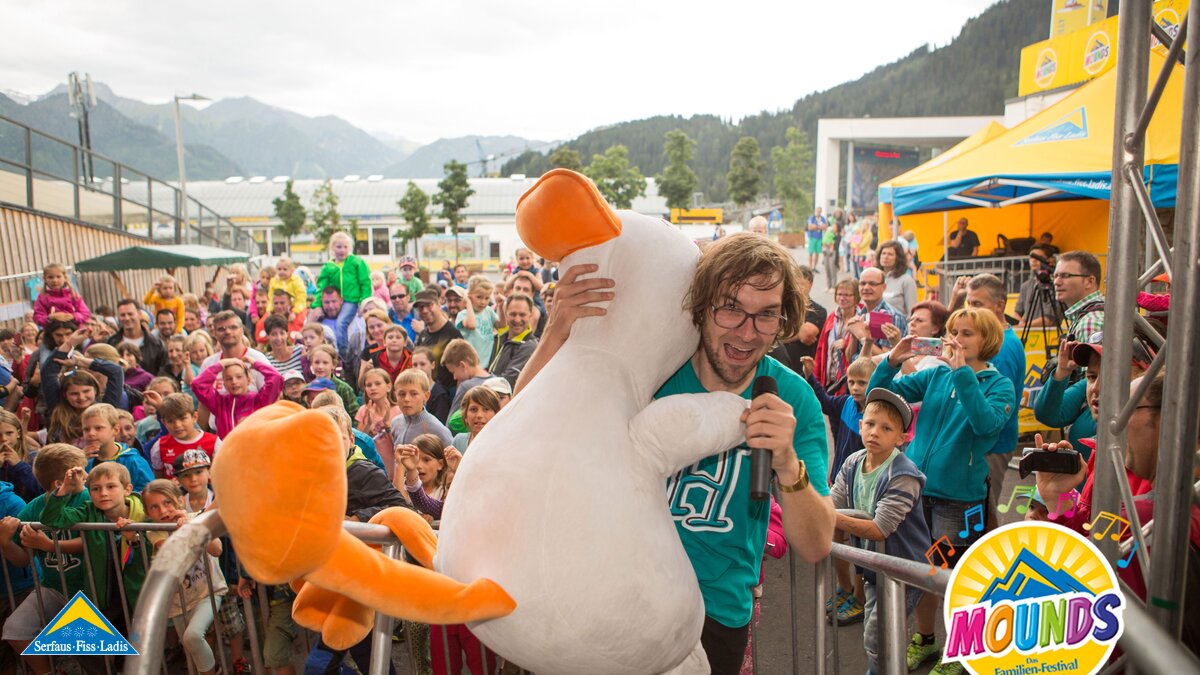 herrH | © Andreas Kirschner herrH freute sich mit seinen Fans beim Mounds Konzert in Serfaus Fiss Ladis in Tirol | © Andreas Kirschner