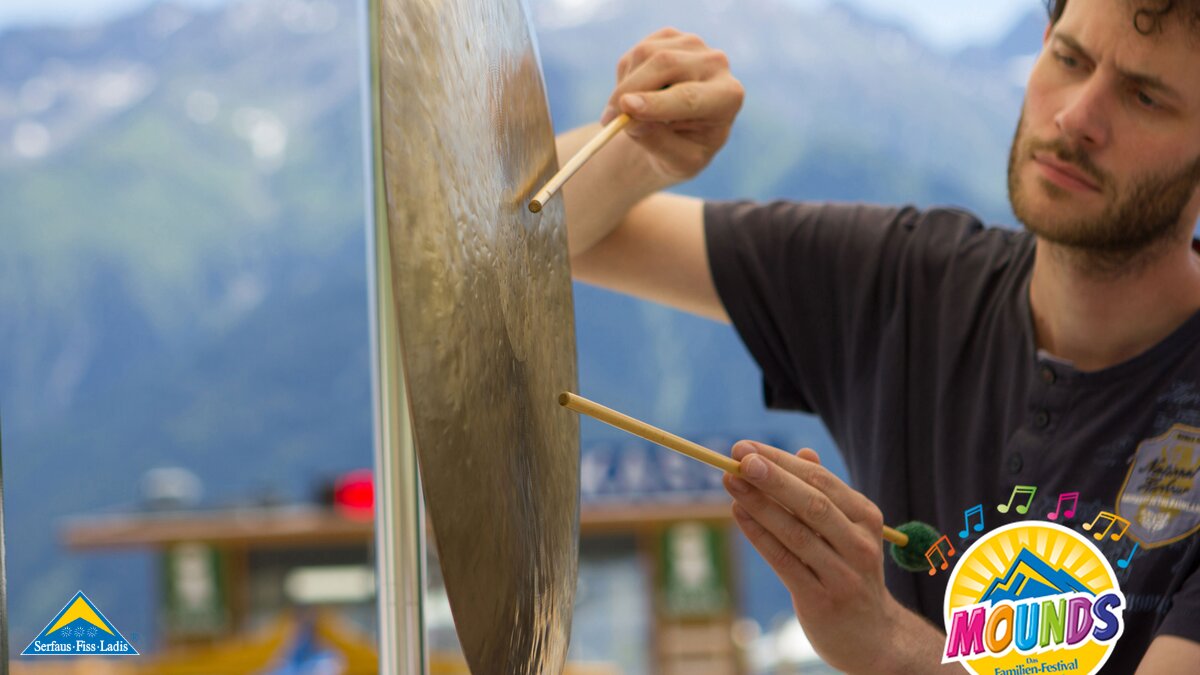 Tom der Trommler | © Andreas Kirschner Workshop von Tom der Trommler beim Mounds in Serfaus Fiss Ladis in Tirol | © Andreas Kirschner