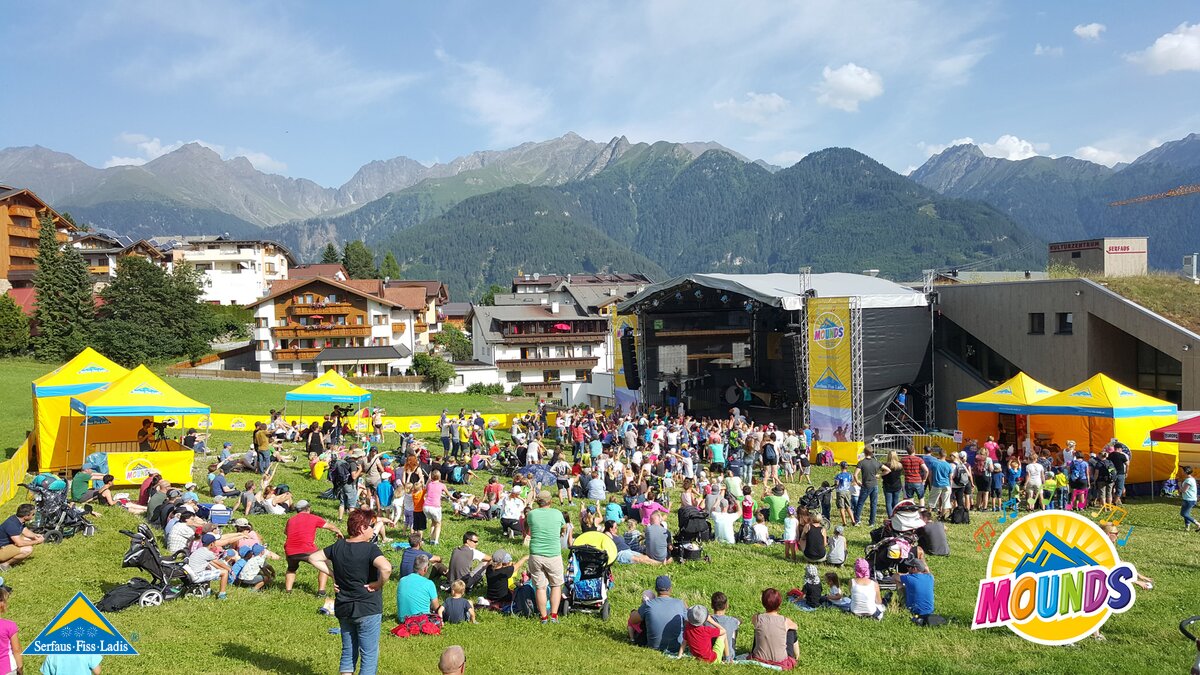Festivalgelände in Serfaus | © Serfaus Fiss Ladis Das Festivalgelände mit der MOUNDS Bühne in Serfaus Fiss Ladis in den Tiroler Bergen | © Serfaus Fiss Ladis