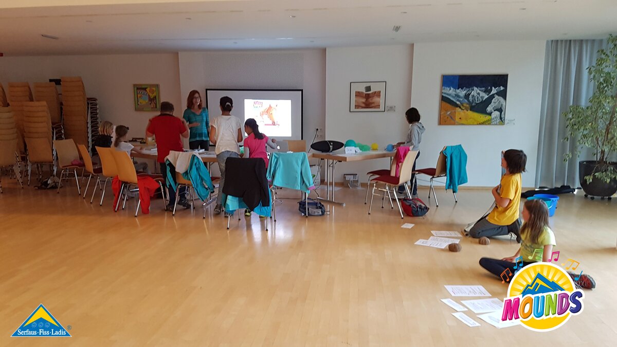 Workshop mit Anna Benzing | © Serfaus Fiss Ladis Workshop Hörspielwerkstatt mit Anna Benzing bei MOUNDS - Dem Musikfestival für die ganze Familie in Serfaus Fiss Ladis in Tirol | © Serfaus Fiss Ladis