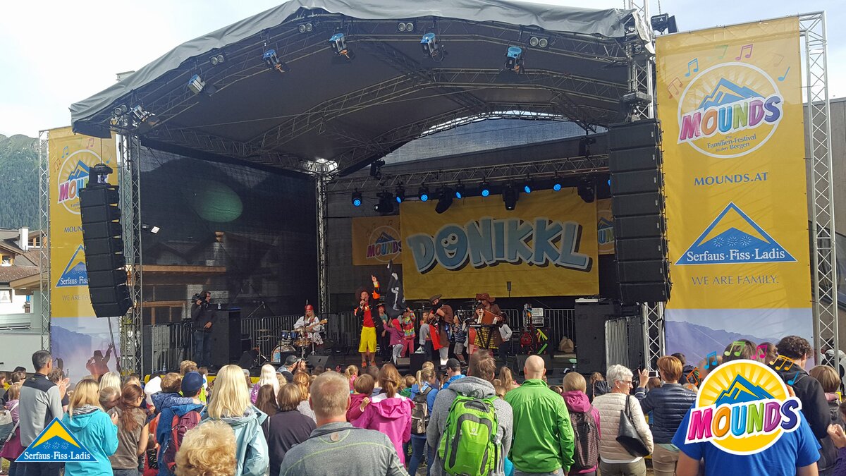 DONIKKL Konzert | © Serfaus Fiss Ladis DONIKKL Konzert auf der MOUNDS Festivalbühne beim Musikfestival für die ganze Familie in Serfaus Fiss Ladis in Tirol | © Serfaus Fiss Ladis