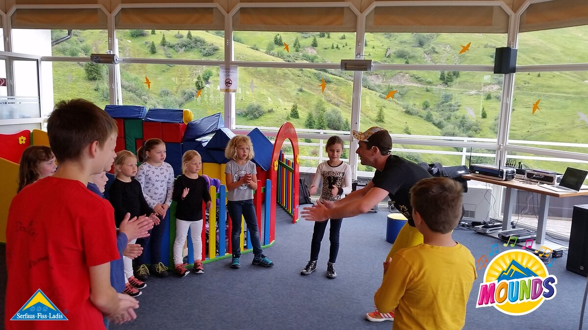 DONIKKL | © Serfaus Fiss Ladis Workshop mit DONIKKL bei MOUNDS - Dem Musikfestival für die ganze Familie in den Bergen von Serfaus Fiss Ladis in Tirol | © Serfaus Fiss Ladis