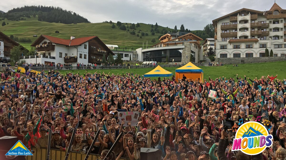 Blick von der Bühne | © Serfaus Fiss Ladis Blick von der Bühne beim Abschlusskonzert von MOUNDS - Dem Musikfestival für die ganze Familie in Serfaus Fiss Ladis in Tirol | © Serfaus Fiss Ladis