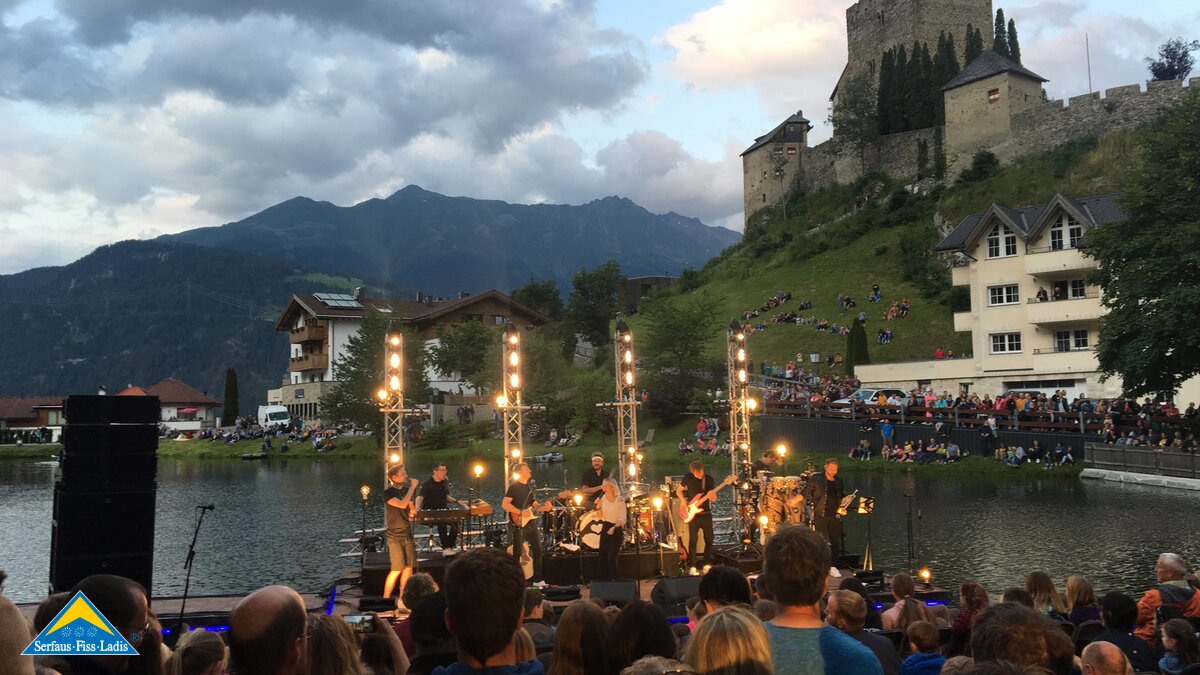 Sundowner Konzert mit Stefanie Heinzmann | © Serfaus-Fiss-Ladis Sundowner Konzert mit Stefanie Heinzmann in Serfaus-Fiss-Ladis in Tirol | © Serfaus-Fiss-Ladis