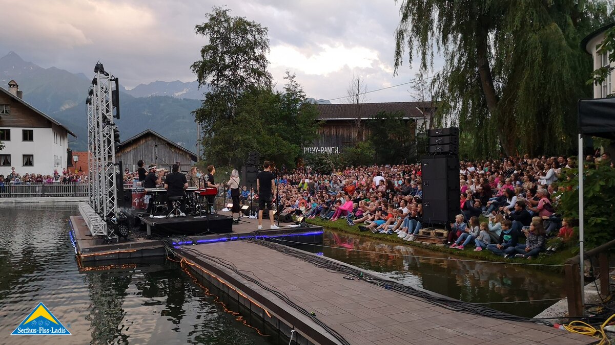Sundowner Konzert mit Stefanie Heinzmann | © Serfaus-Fiss-Ladis Sundowner Konzert mit Stefanie Heinzmann in Serfaus-Fiss-Ladis in Tirol | © Serfaus-Fiss-Ladis