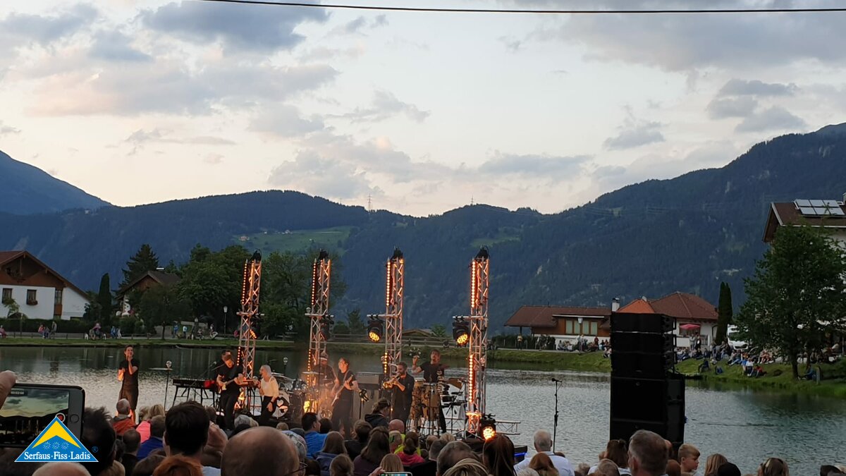 Sundowner Konzert mit Stefanie Heinzmann | © Serfaus-Fiss-Ladis Sundowner Konzert mit Stefanie Heinzmann in Serfaus-Fiss-Ladis in Tirol | © Serfaus-Fiss-Ladis