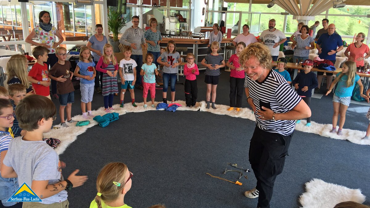 Workshop Mirko | © Serfaus-Fiss-Ladis Mirko Frank von Mirkos Liederbande bei MOUNDS in Serfaus-Fiss-Ladis in Tirol | © Serfaus-Fiss-Ladis